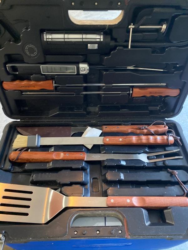 G 484. Brookstone Professional Barbecue Tool Kit