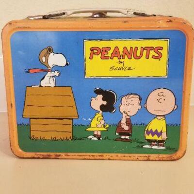 Lot #102: Vintage 1959 PEANUTS Lunch Box 