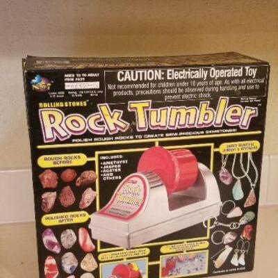 Lot #109: Rock Tumbler Kids Arts and Crafts Jewelry Creator