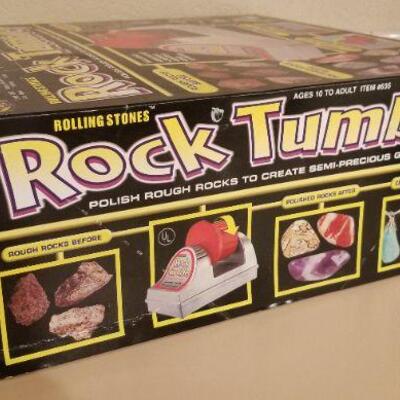 Lot #109: Rock Tumbler Kids Arts and Crafts Jewelry Creator