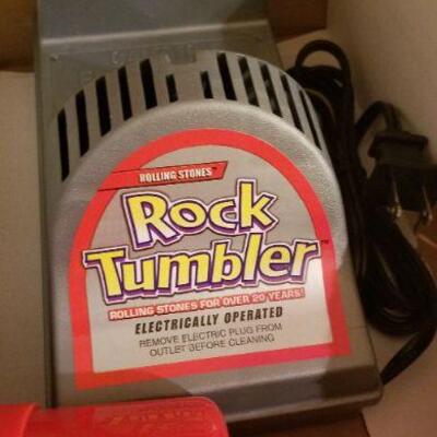 Lot #109: Rock Tumbler Kids Arts and Crafts Jewelry Creator