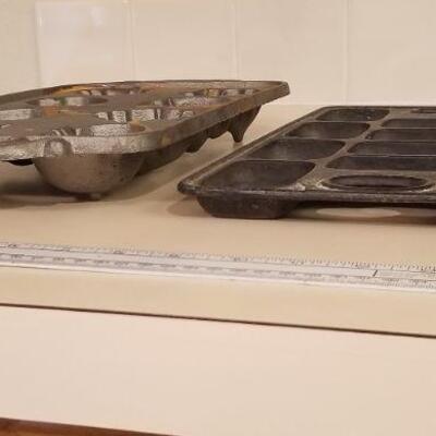 Lot #116; Pair of Vintage Cast Iron Baking Molds