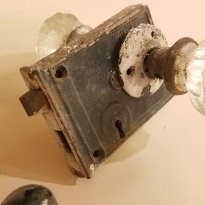 Lot #127: Pair of (2) Antiqur Door Knobs 