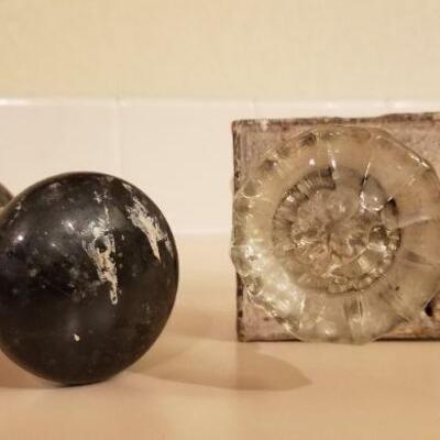 Lot #127: Pair of (2) Antiqur Door Knobs 