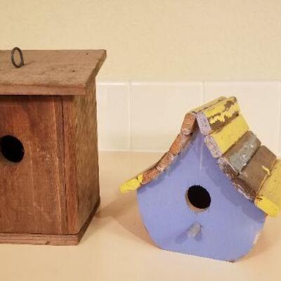 Lot #129: (2) Small Birdhouse Decorative Houses 