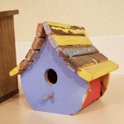 Lot #129: (2) Small Birdhouse Decorative Houses 