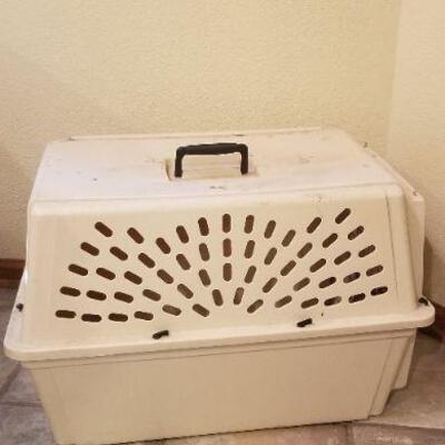 Lot #133: Large Animal Transport Carrier w/ Metal Door