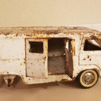 Lot #136: Vintage NYLINT Metal AUTOLITE Van