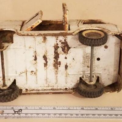 Lot #136: Vintage NYLINT Metal AUTOLITE Van