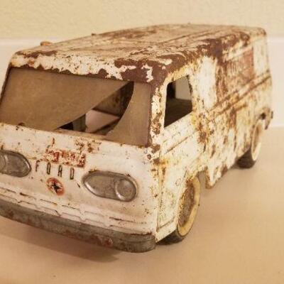 Lot #136: Vintage NYLINT Metal AUTOLITE Van