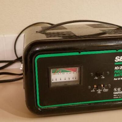 Lot #138: Vintage SEARS 10/2 Amp Green and Black Battery Charger