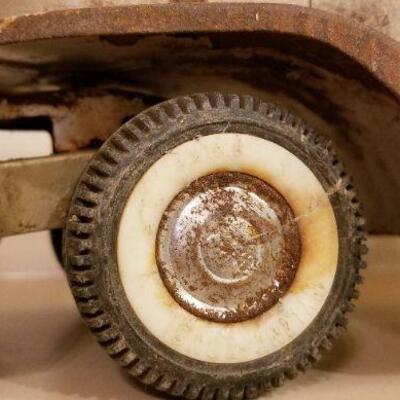 Lot #146: Vintage NYLINT Truck and Horse Trailer