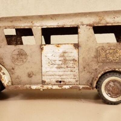 Lot #146: Vintage NYLINT Truck and Horse Trailer