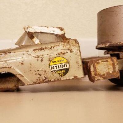 Lot #146: Vintage NYLINT Truck and Horse Trailer