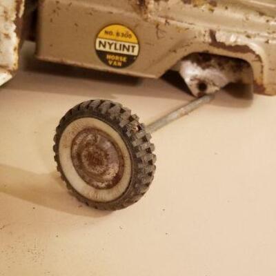Lot #146: Vintage NYLINT Truck and Horse Trailer