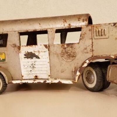 Lot #146: Vintage NYLINT Truck and Horse Trailer