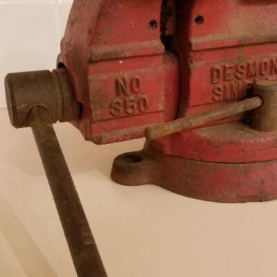 Lot #152: Vintage DESMOND No. S50 Red Bench Vise
