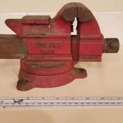 Lot #152: Vintage DESMOND No. S50 Red Bench Vise
