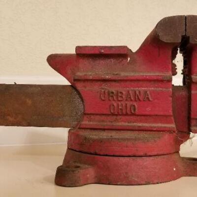 Lot #152: Vintage DESMOND No. S50 Red Bench Vise