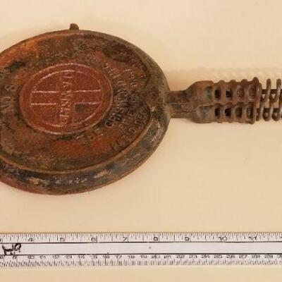 Lot #155: Antique GRISWOLD American No. 8 Waffle Maker