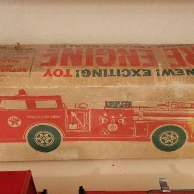 Lot #160: Vintage TEXACO Fire Engine Truck w/ Original Box