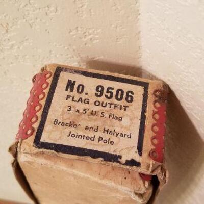 Lot #165: No. 9506 Vintage Flag Outfit (jointed pole)