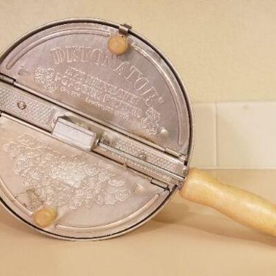 Lot #170: Vintage DETONATOR High Heat Rangetop Popcorn Popper