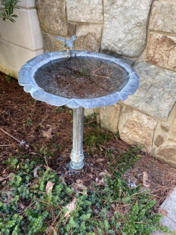 O 439 Outdoor Resin Bird Bath