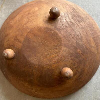 Solid wood bowl 