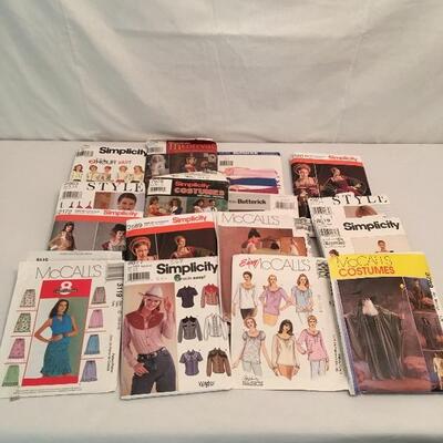 Lot 7 - Sewing Patterns & Supplies