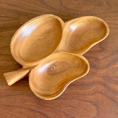 Lot 12 - Vintage Mid Century Modern Wood Dishes / Bowls