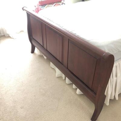 Lot 17 - Sleigh Bed Size Queen/Double