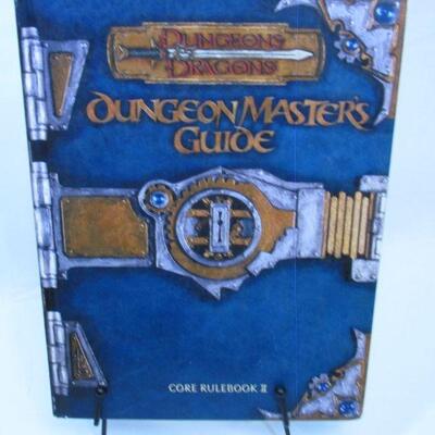 	210 Dungeon Masters Guide Core Rule Book II
