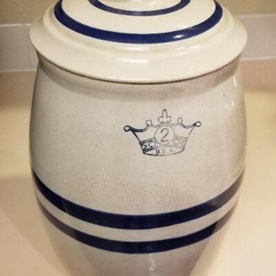 Lot #183: Vintage #2 USA Large Party Pitcher 
