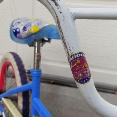 Lot #188: Vintage Girls MONGOOSE Bicycle w/ Helmet 