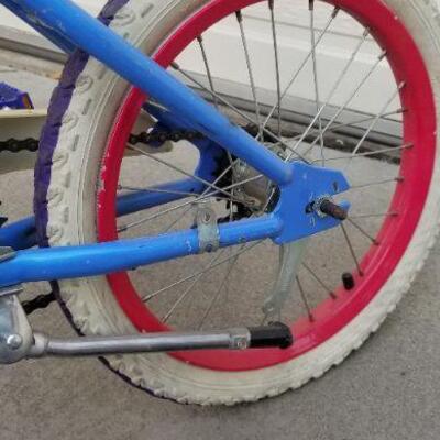 Lot #188: Vintage Girls MONGOOSE Bicycle w/ Helmet 