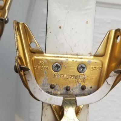 Lot #190: Vintage MADE IN AUSTRIA Fischer Skis