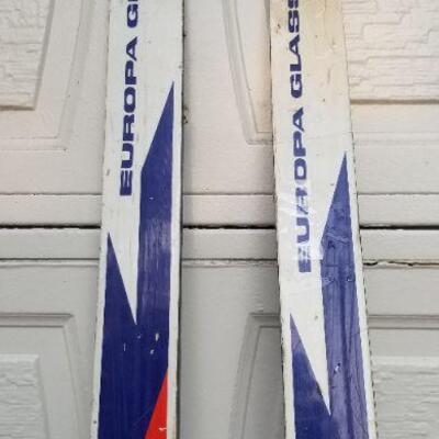 Lot #190: Vintage MADE IN AUSTRIA Fischer Skis
