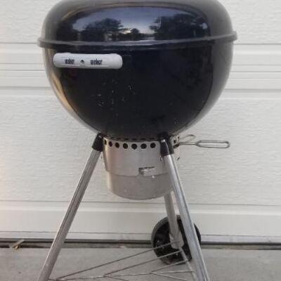Lot #192: Weber Charcoal Smoker