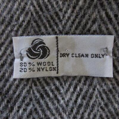 Lot 6- Noble Fashion Wool Coat