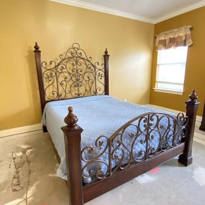 Queen Bedroom Suite ** See Details 