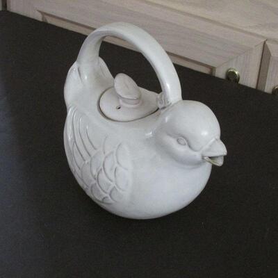 Lot 32- World Market Bird Teapot