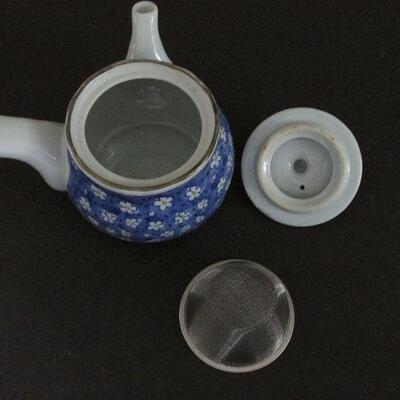 Lot 33- Chinese Tea Pot