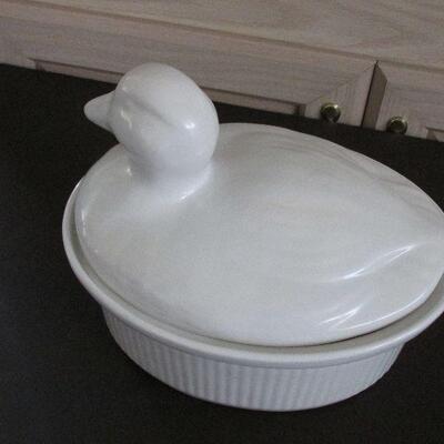 Lot 35- Ceramic Duck Baking Dish