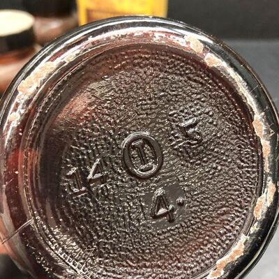 U89: Vintage Apothocary Jars