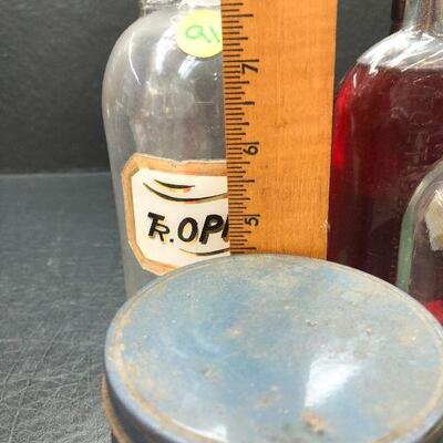U91: Vintage Apothocary Jars