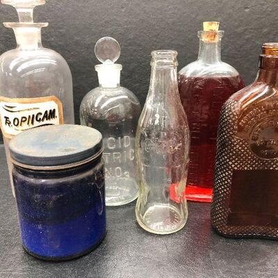 U91: Vintage Apothocary Jars