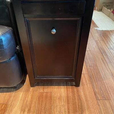 E - 604. End Table with Pullout Compartment 