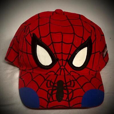 THE AMAZING SPIDER-MAN, KIDS HAT. NEVER WORN AND IN PERFECT SHAPE.