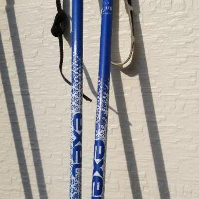 Lot 197: Pair of Vintage Ski Poles 